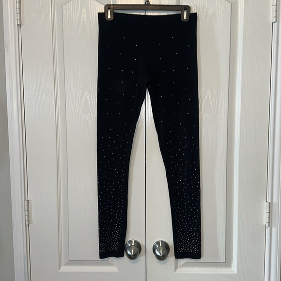 HUE Woman’s Black Legging With Small studs size Small - Picture 4 of 13